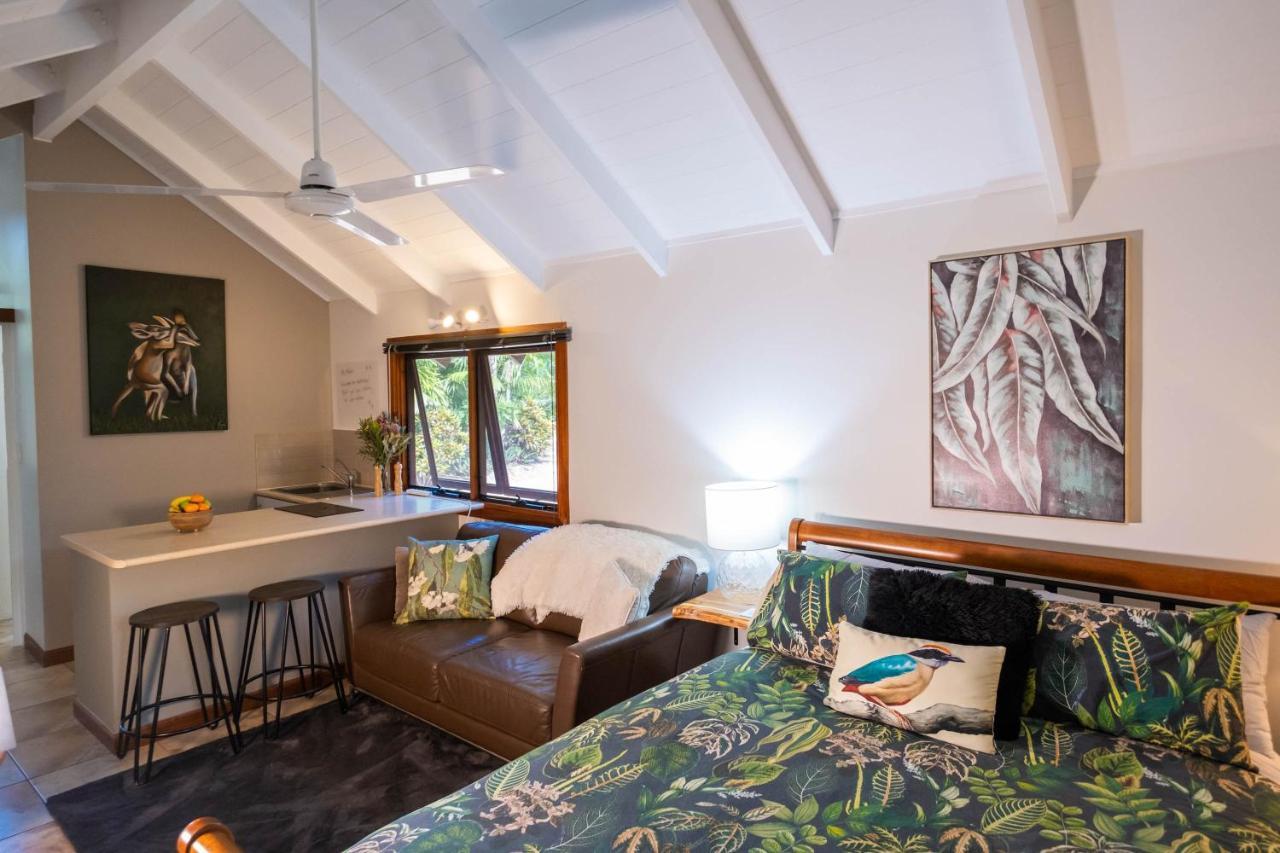 Airlie Beach Eco Cabins - Adults Only מראה חיצוני תמונה