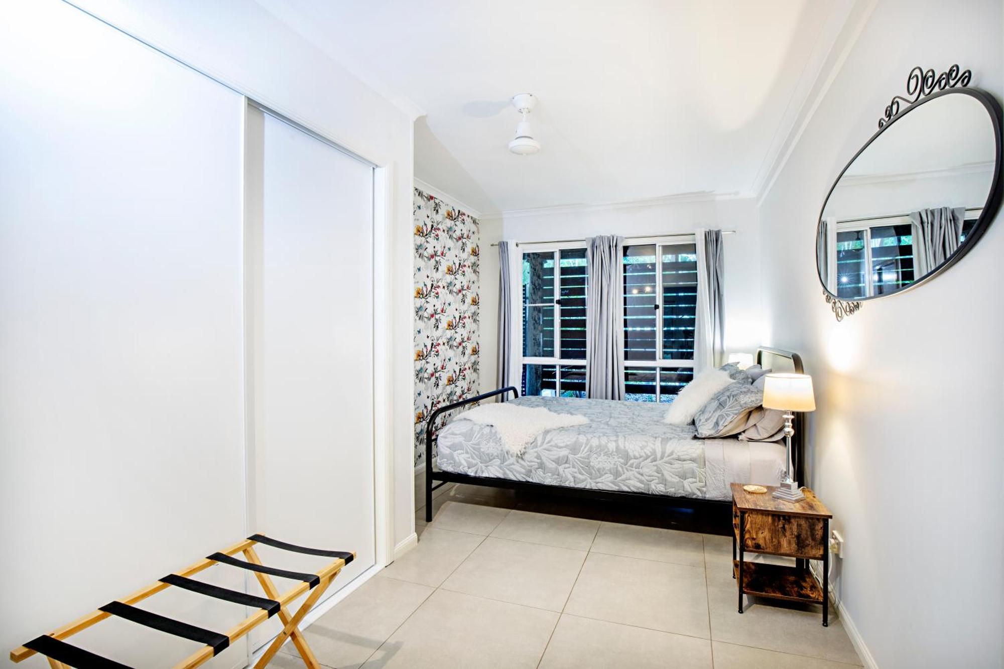 Airlie Beach Eco Cabins - Adults Only מראה חיצוני תמונה