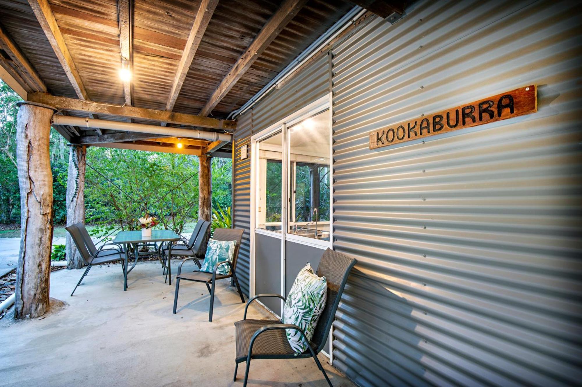 Airlie Beach Eco Cabins - Adults Only מראה חיצוני תמונה