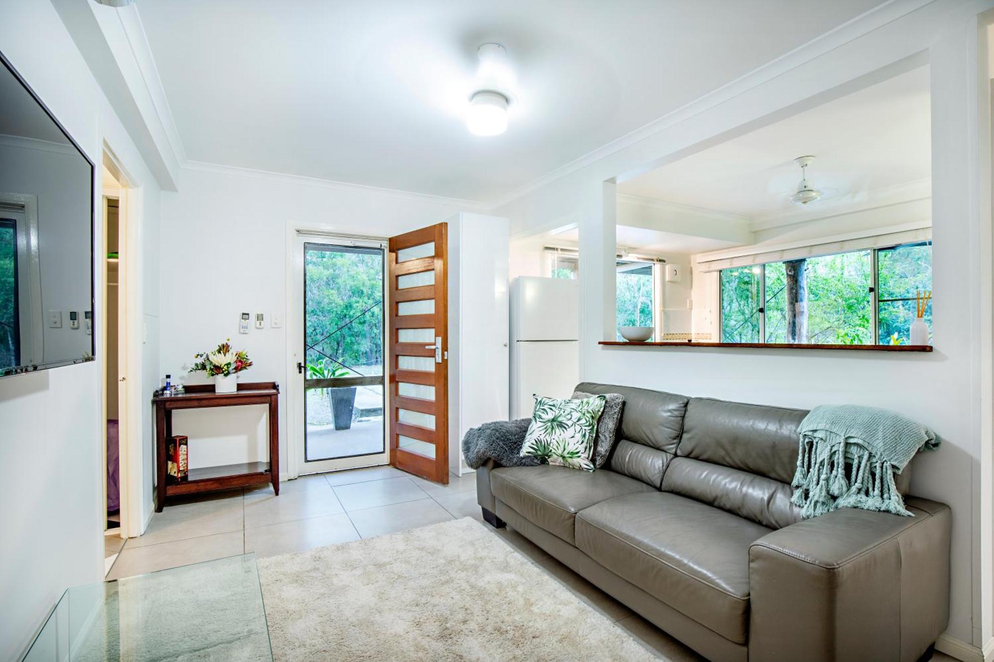 Airlie Beach Eco Cabins - Adults Only מראה חיצוני תמונה