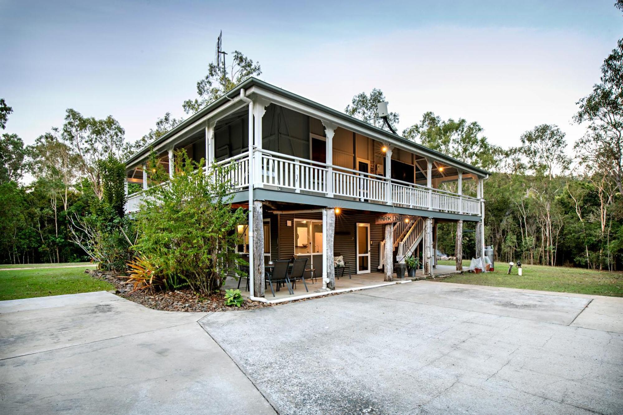 Airlie Beach Eco Cabins - Adults Only מראה חיצוני תמונה