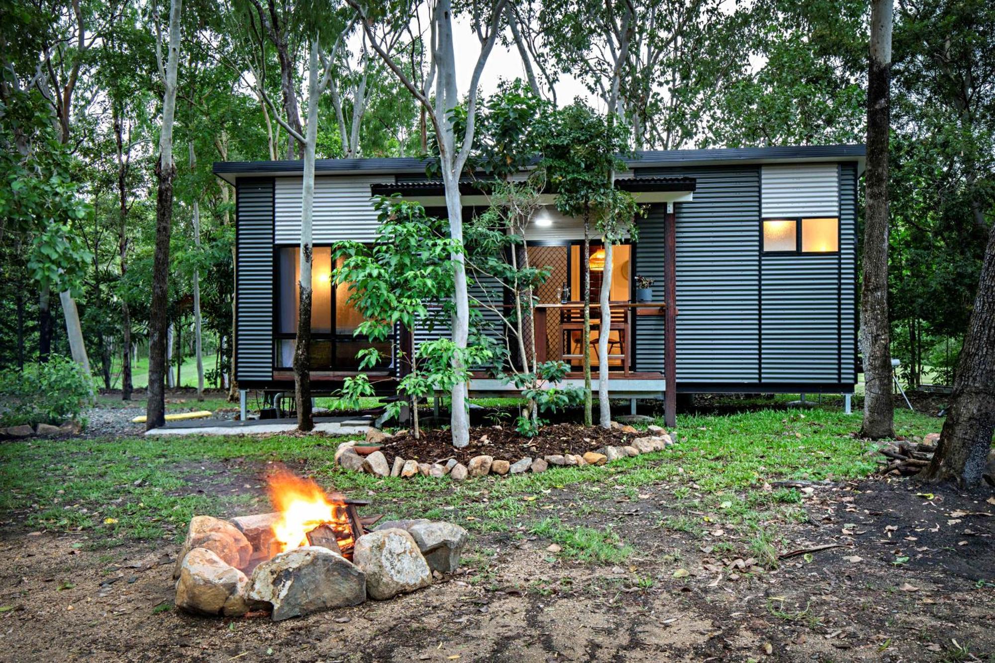 Airlie Beach Eco Cabins - Adults Only מראה חיצוני תמונה