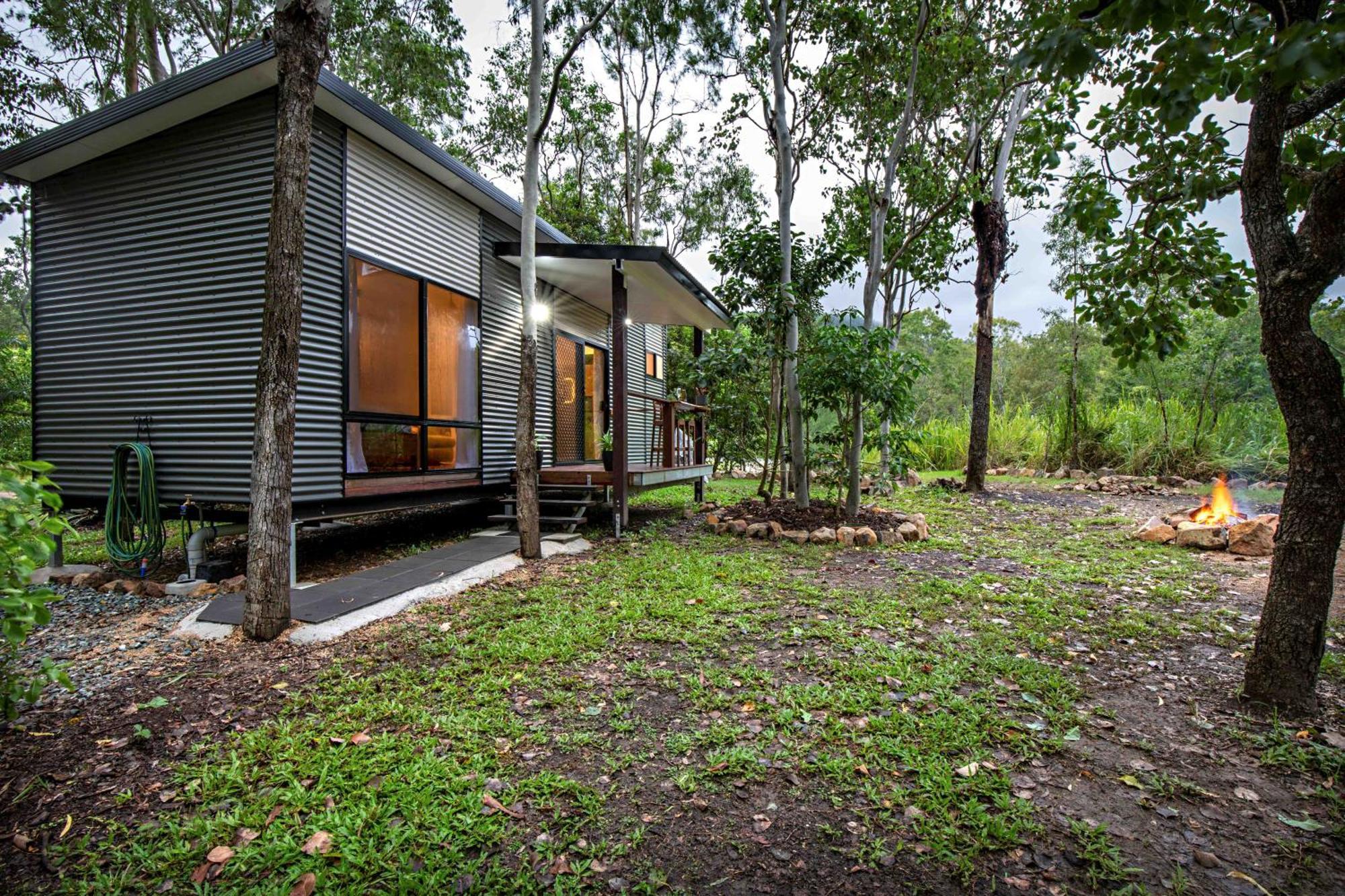 Airlie Beach Eco Cabins - Adults Only מראה חיצוני תמונה