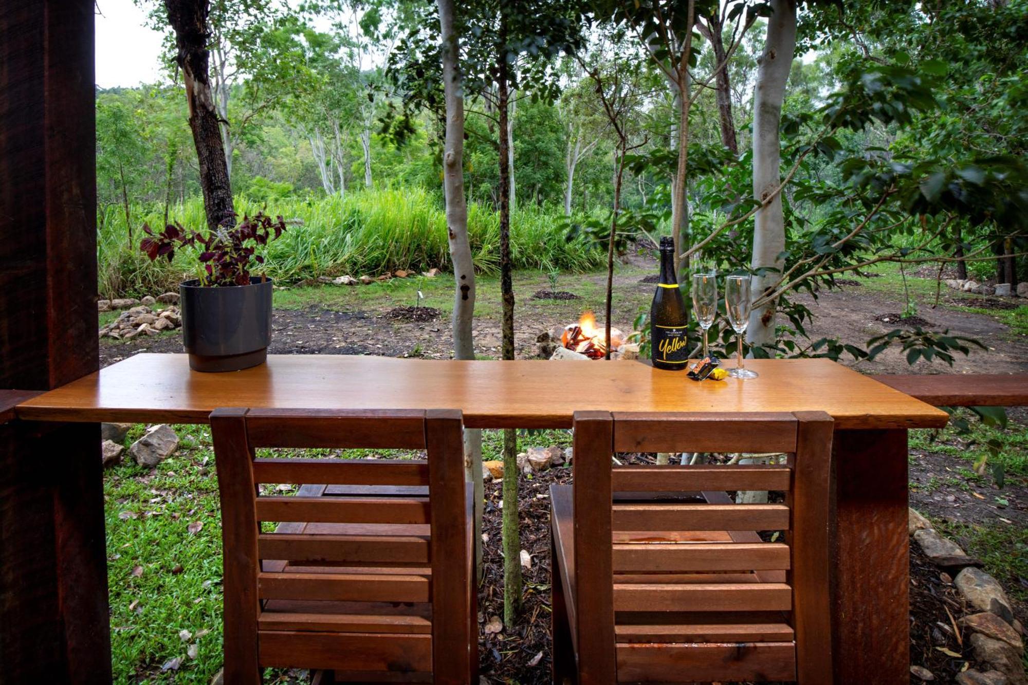 Airlie Beach Eco Cabins - Adults Only מראה חיצוני תמונה